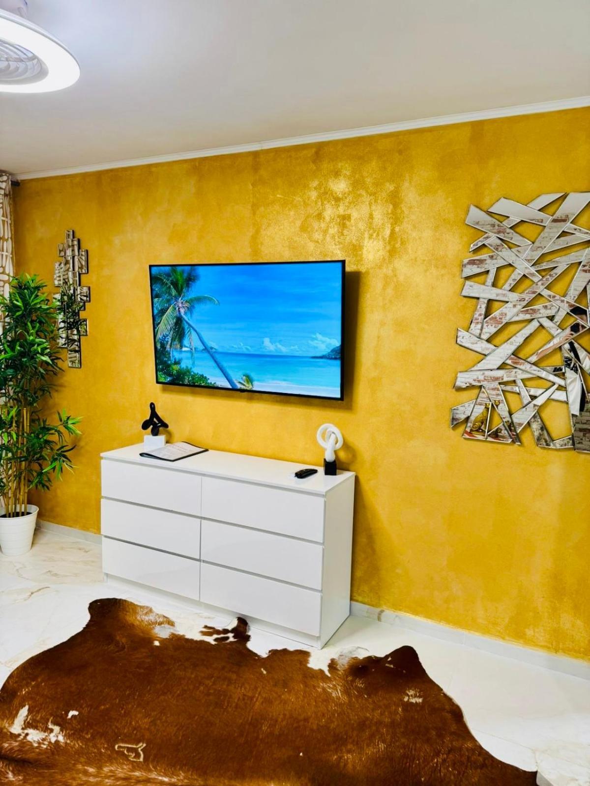 Apartment With Terrace And Pool, Los Cristianos Los Cristianos (Tenerife) Eksteriør bilde